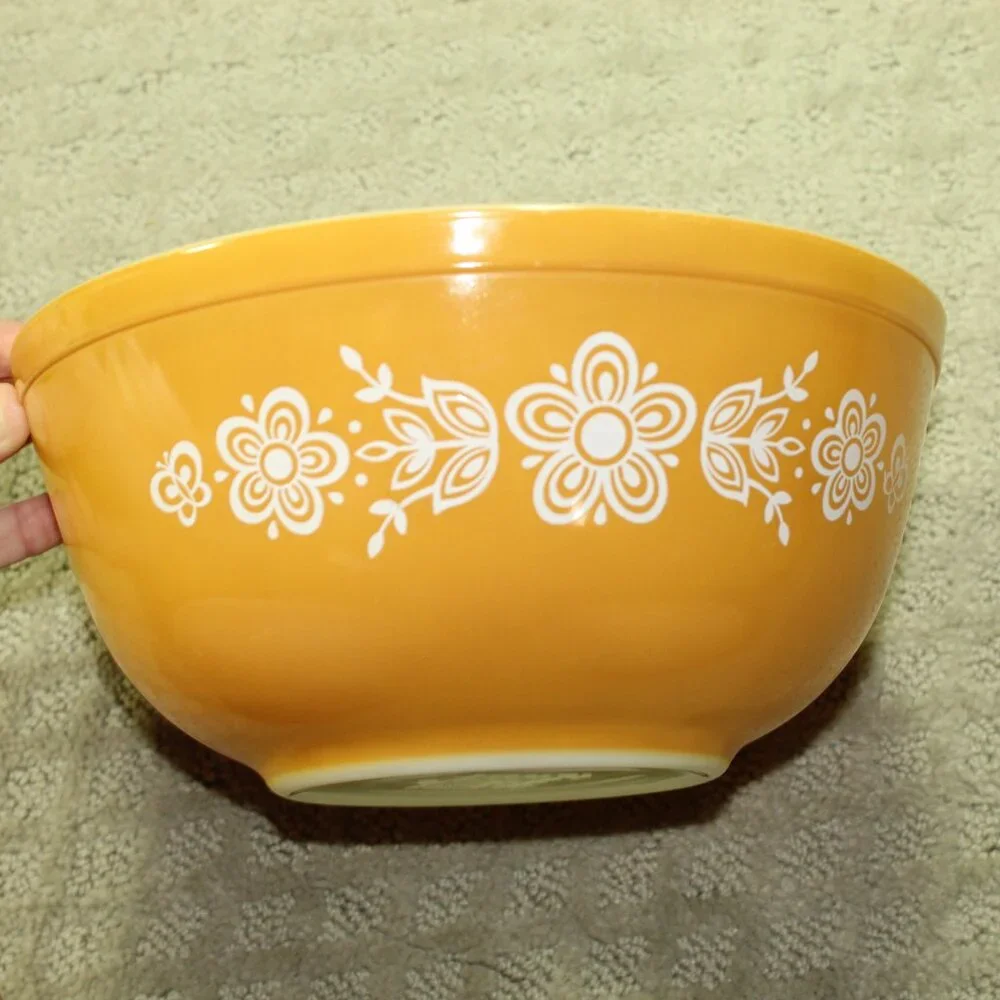 Vintage 70s Pyrex Butterfly Gold Mixing Bowl #403 Yellow -White Flowers 2 1/2 QT